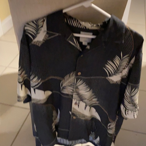 Tommy Bahama shirt - Picture 7 of 7